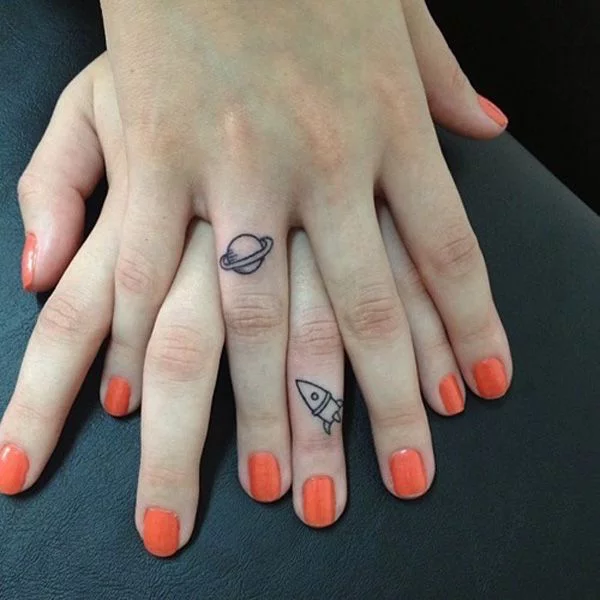 165 Best Finger Tattoo Symbols and Meanings 2023 Designs for Women  Men   Tatuajes elegantes Tatuajes minimalistas Tatuajes sutiles