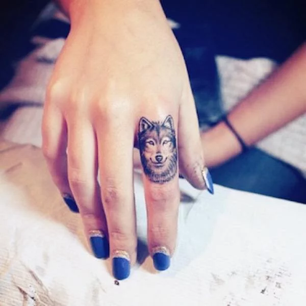 60 Stylish Finger Tattoos that are Full of Creativity in 2022