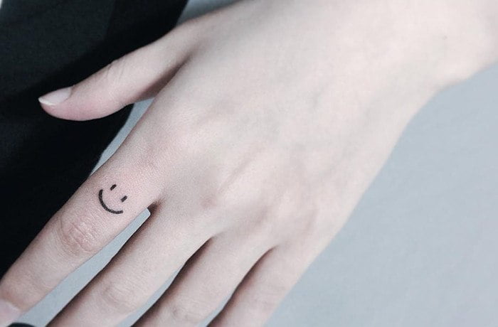 60 Best Finger Tattoos - Meanings, Ideas and Designs for 2019